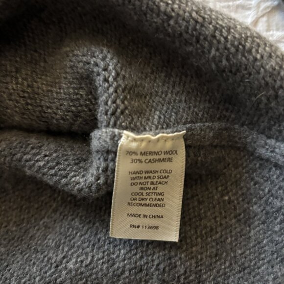 Margaret O'Leary, 70%Merino Wool/ 30%Cashmere, Grey Cable-Knit Cardigan, Size M - Picture 6 of 6